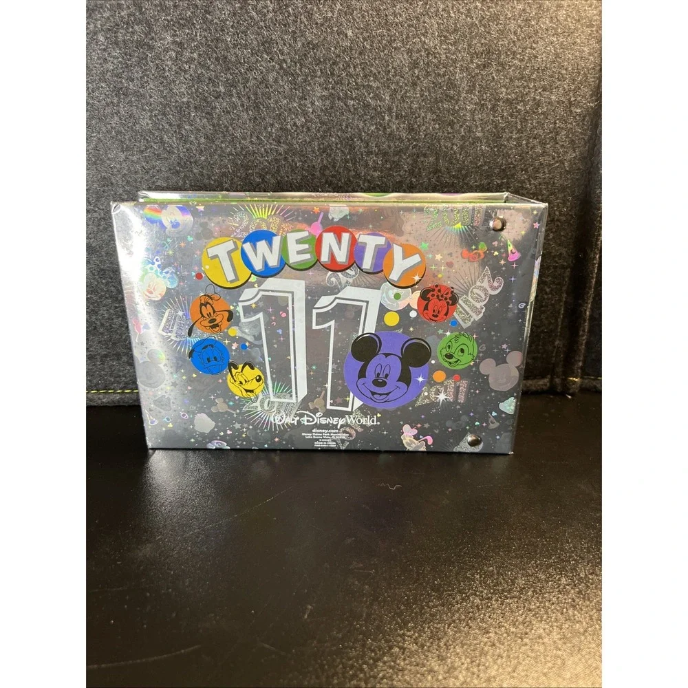 2011‎ WALT DISNEY WORLD MICKEY MOUSE PHOTO ALBUM 100 4 X 6 TRAVEL SOUVENIR